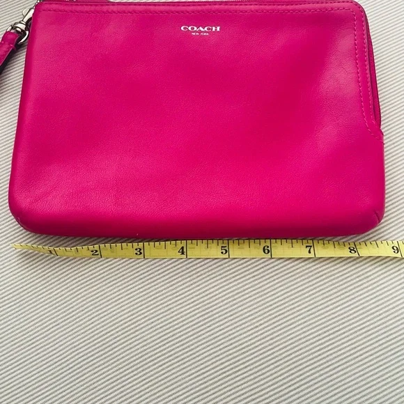 Coach Large Wristlet - Picture 4 of 6